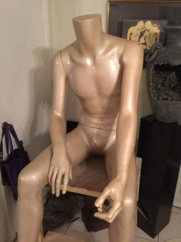Gucci Seated Full Body Sitting Mannequin Display MADE IN ITALY