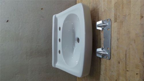 Zurn industries z5358.530.1.07.00.00 19-1/2 x 17-1/8 x 7in d-shape bathroom sink for sale