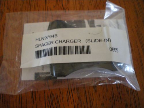Morotola HLN9794B Charger Spacer-SLIDE-IN-for HT/MTX/MT RADIO&#039;s/CHARGERS