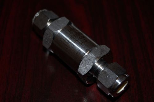 Parker C-Series Check Valve 3/8 in. Tube (6A-C6L-5-SS)