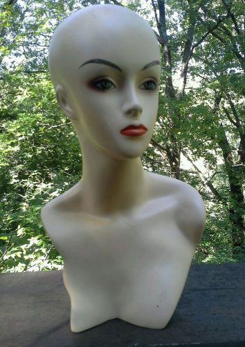 Troika White Mannequin Head and Decolletage with painted on makeup