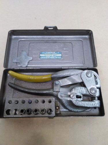WHITNEY JENSEN NO 5 JR HAND HELD HOLE METAL PUNCH KIT SET WITH METAL CASE