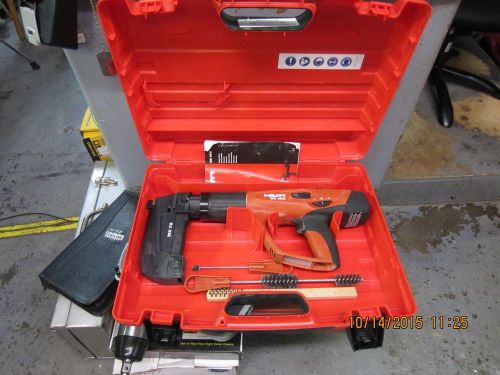 Hilti DX 460 Powder Actuated Fastener Tool with MX72 Actuater and Case