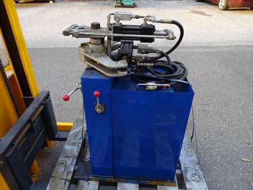 Hydraulic 110 volt crimping machine w extra dies for sale
