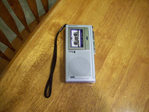VTG EXTREMELY RARE Sanyo M5600 Microcassette Tape Recorder Auto Stop JAPAN