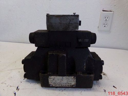 USED VICKERS VALVE DG4V-3S-6C-M-FW-B5-60 W/ DG5S-8-2C-E-M-FW-B5-30