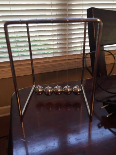 newtons cradle