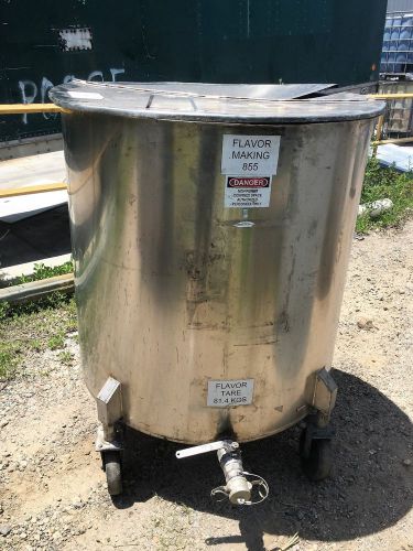 150 GALLON STAINLESS STEEL MIXING TANK WITH WHEELS AND LID
