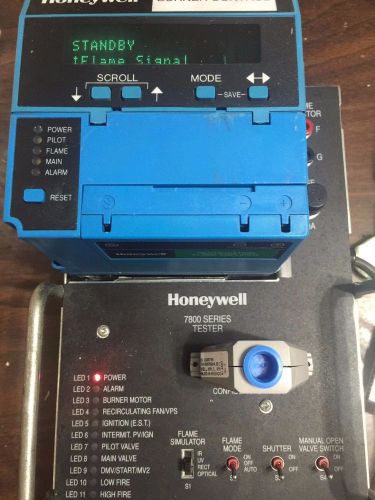 Honeywell RM7890 B 1030 Automatic Primary Control with S7800 A 1001 Keyboard Dis