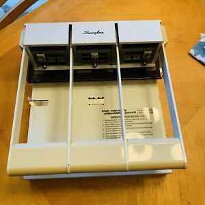 Swingline ACCO Model 650 Industrial Heavy Duty 2 or 3 Hole Punch
