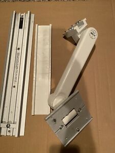 GCX M SERIES WMM-0001-01B MONITOR ARM MAXIMUM LOAD: 30 LBS 14 KG W/ Track