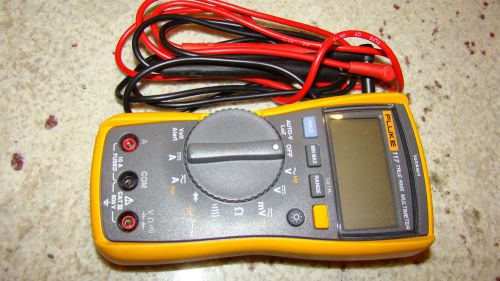 Fluke 117 electrician multimeter with intergrated voltage detection for sale