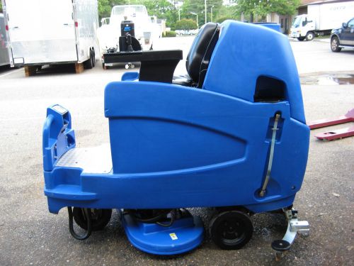 Reconditioned clarke focus rider scrubber 34in pad idrive for sale