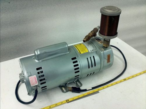 Gast rotary vane vacuum pump model 1423-101q-g626x for sale