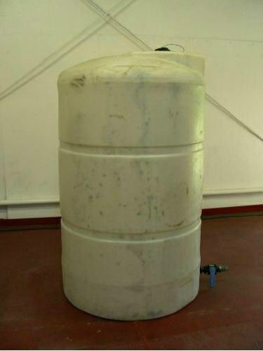 Polyethylene tank, 550 gallons for sale