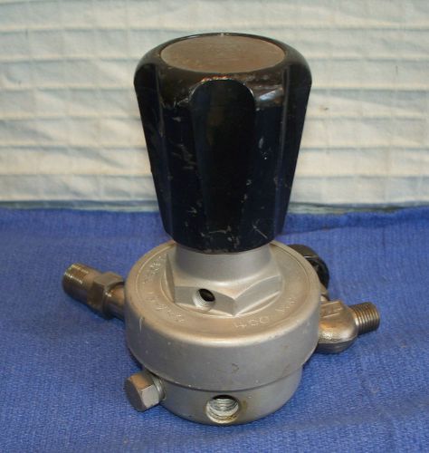 Matheson pressure regulator gas / air pressure 400 psi max inlet pressure for sale