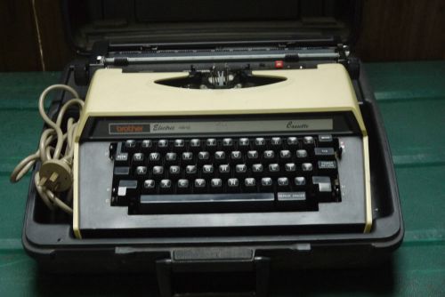 Vintage Retro BROTHER electric4812 cassette Portable Desk Top Typewriter JAPAN