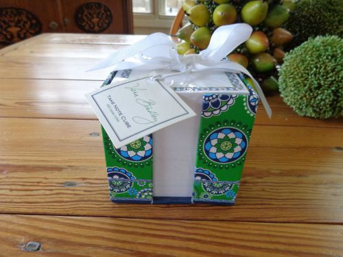NWT VERA BRADLEY  Cupcake-Green ~TAKE NOTE CUBE~ 600 LOOSE NOTES- GREAT GIFT!