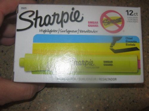 NEW IN BOX*12 YELLOW SHARPIE HIGHLIGHTERS~SMEAR GUARD~CHISEL POINT~1 doz.