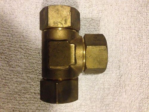 Tracpipe 1X3/4 tee for use with flexible stainless steel gas propane pipe