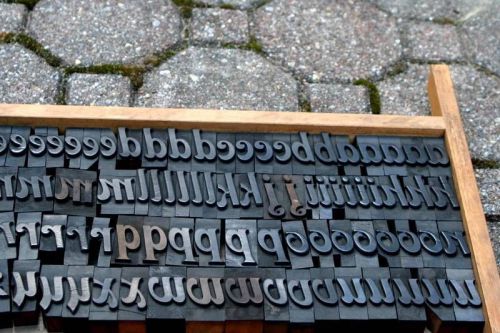 111pc Old Letterpress Printers Wood Type Complete Italic Lower Case Set