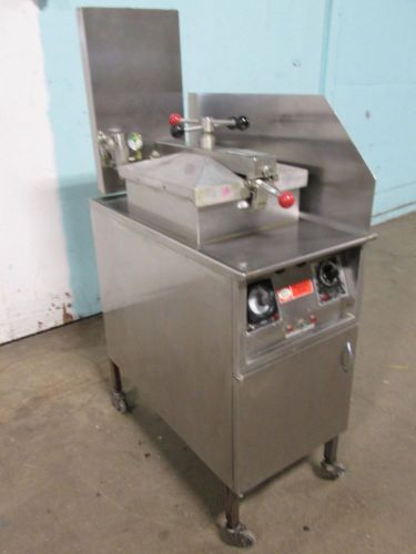 &#034; henny penny 500 &#034; commercial heavy duty electric pressure fryer w/filtration for sale
