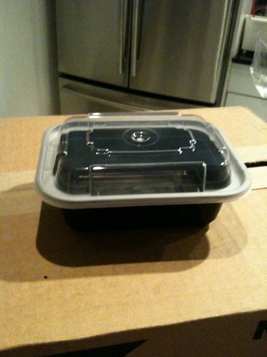 150 BLACK PLASTIC CONTAINERS WITH 150 CLEAR LIDS (12OZ)