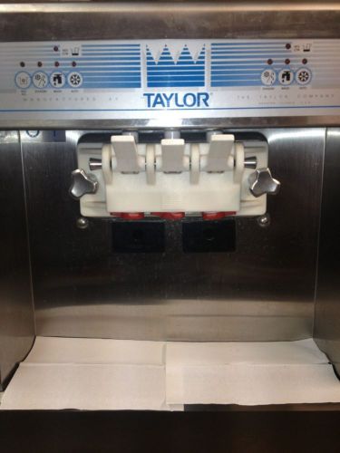Taylor Soft Served Ice Cream Machine 016127F00 model 161-27