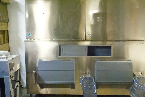 Hoshizaki ice machine!!4800lbs/24hr/2 ice machine heads/bins/remote condenser for sale