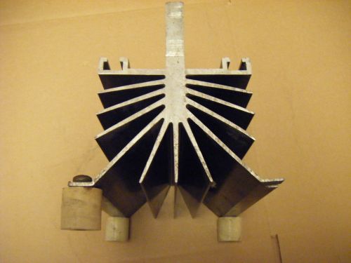 Extruded aluminum heatsink  8 1/2&#034; x 4&#034; x 5&#034;  solid 1/2&#034; thick core for sale