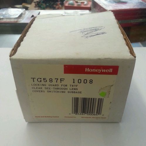 Honeywell - TG587F 1008 - Locking Guard for T87F Round Thermostat w/ Keys Silver