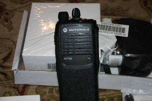MOTOROLA HT750 VHF 16 CHANNEL NEW IN BOX FREE SHIPPING