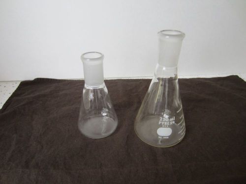 2 glass lab flasks, 250 ml pryex flask no. 5000 &amp; kimax 100 ml for sale