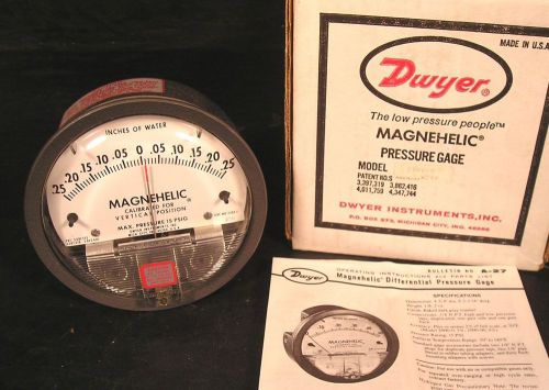 Dwyer Low Pressure MAGNEHELIC PRESSURE GAUGE Model 2300-0 W24F 0-0.25&#034; NOS
