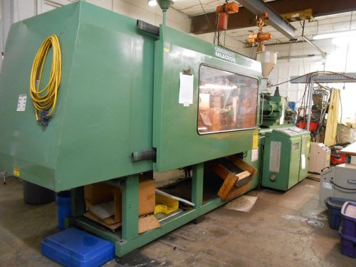 Injection Molding Press Machine Cincinatti 300 Ton