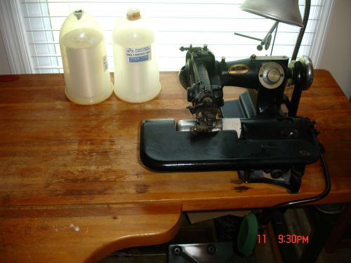 US blindstitch INDUSTRIAL COMMERCIAL sewing machine w/table
