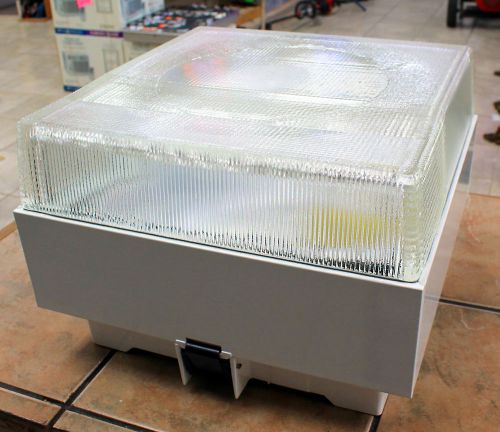 HOLOPHANE 400 WATT OUTDOOR LIGHTING PARKING LOT STORE ETC