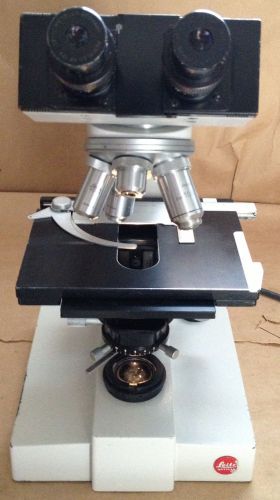 Ernst Leitz GMBH Wetzlar 020-446.024 Microscope w/ 4 Objectives