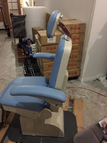 Ophthalmic chair motorized recliner