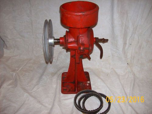 VINTAGE ORIGINAL C.S. BELL CAST IRON FEED MILL/CORN GRINDER MODEL 2MB EXC. COND.