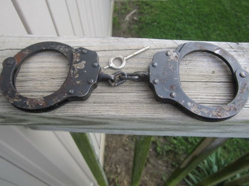 Peerless 700  Chain Handcuffs Black