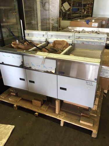 Pitco battery of 3 electric fryers se184r sebnb18 for sale