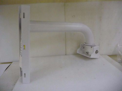 *New Out Of Box*Pelco EM2000 J-Mount for Vertical Pipe or Pole applications