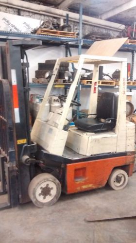 3000lb capacity Nissan forklift, 3 stage/ss, 2 available