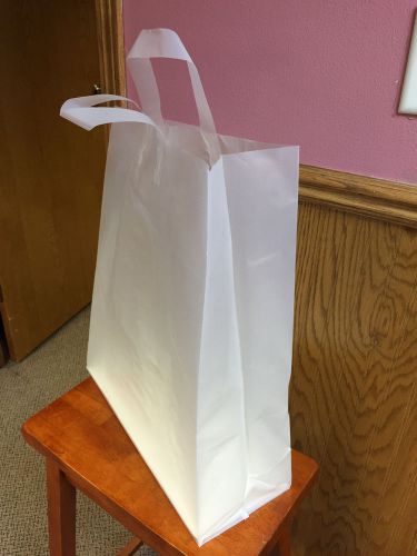 Clear Frosted Shopping Bags Plastic Retail Merchandise 18 x 16 x 6 LOT OF 25 NEW