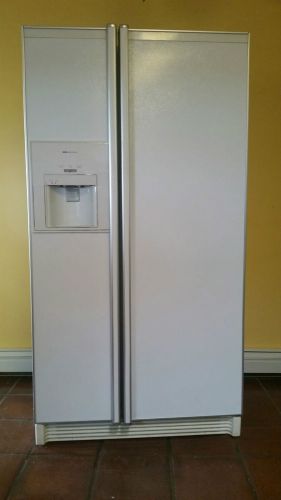 White Jenn-Air Frost-Free Refrigerator