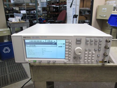 Hp esg-1000a e4400a signal generator 250khz to 1ghz 120/240vac *damaged manuals* for sale