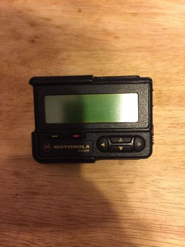 MOTOROLA ADVISOR ALPHA 4 LINE DISPLAY PAGER with HOLSTER