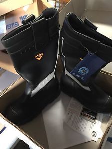 leather fire boots Size 6 HAIX