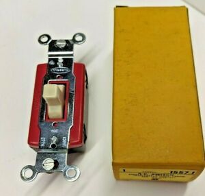 Hubbell HBL15571 Industrial Series Toggle  Rocker 120V 15 AMP Switch (loc-13)